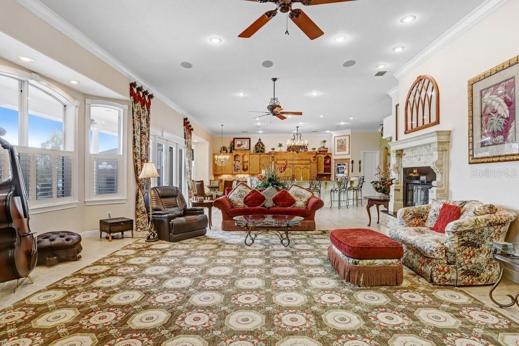 LAGO WHISPERS - Residential