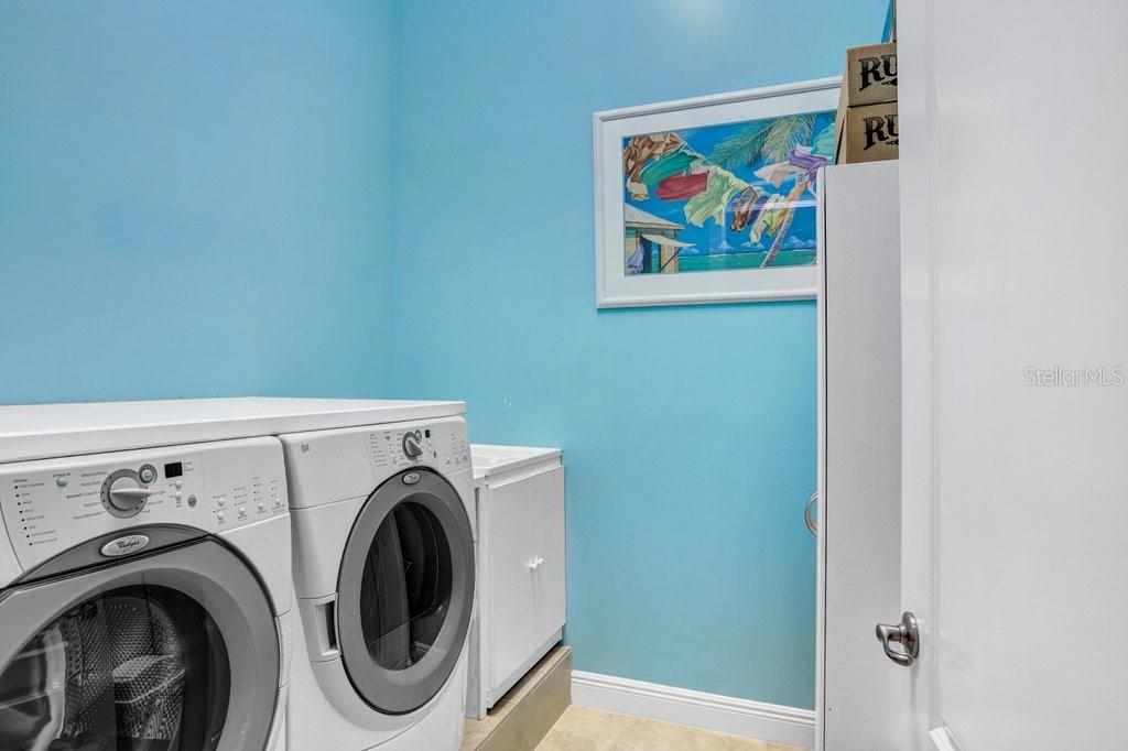 LAGO WHISPERS - Residential