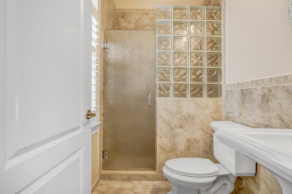 LAGO WHISPERS - Residential