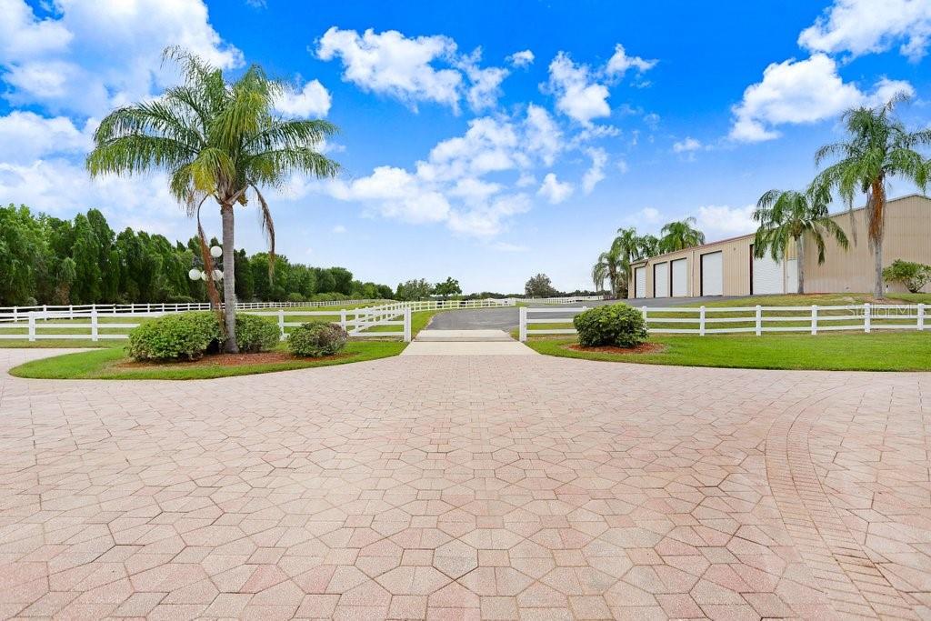 LAGO WHISPERS - Residential