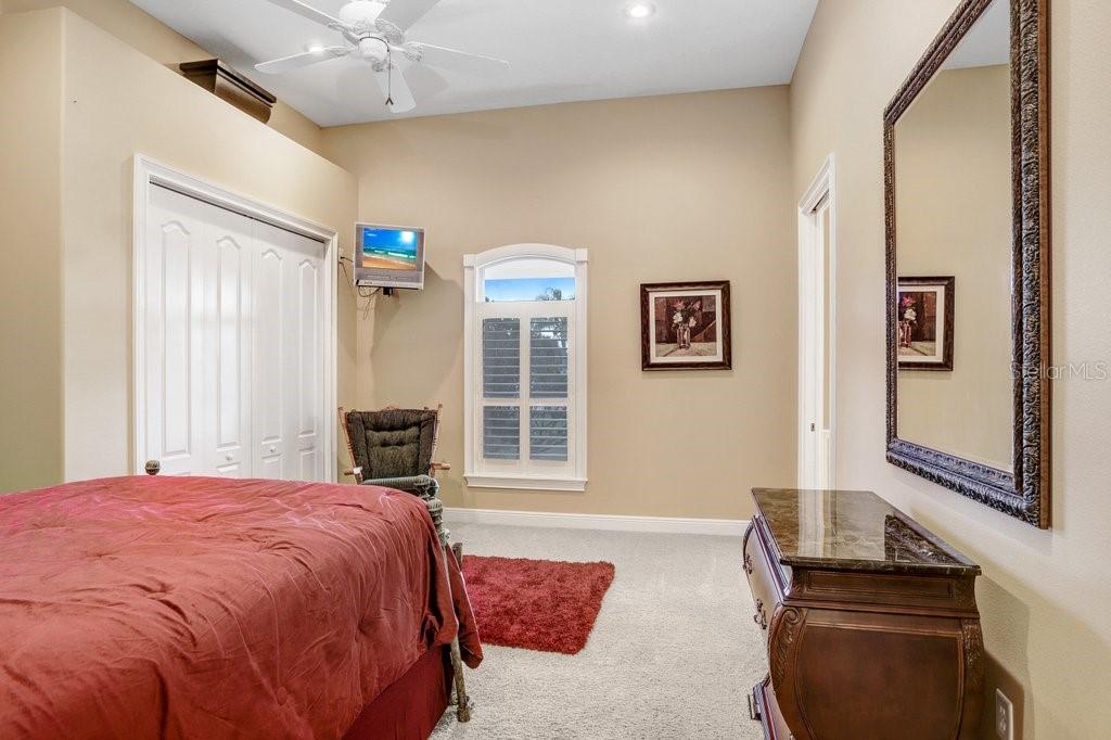 LAGO WHISPERS - Residential