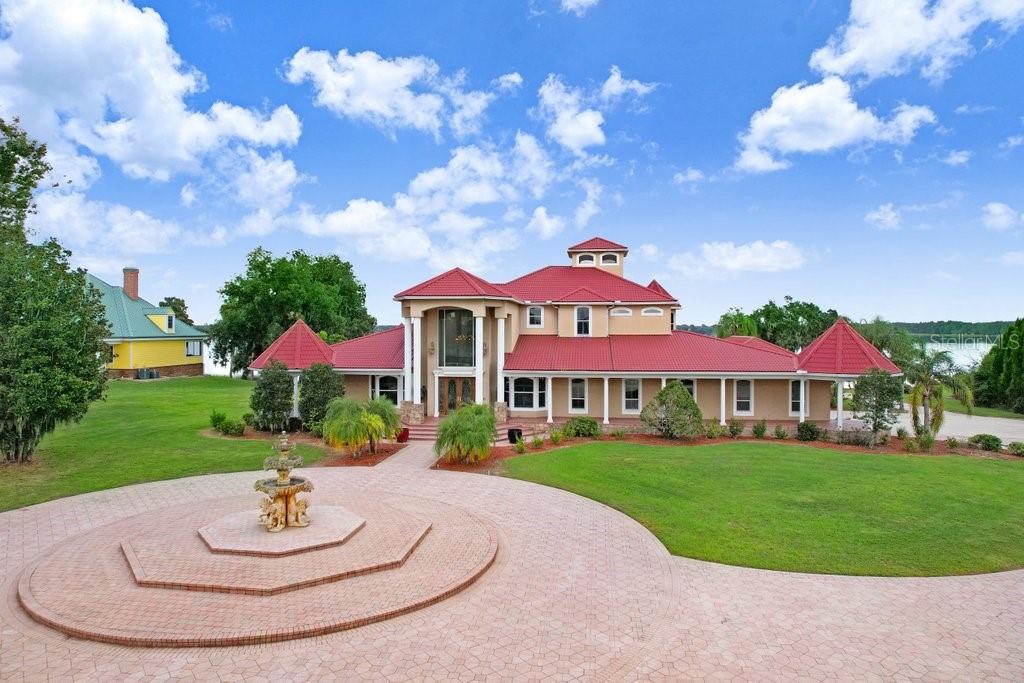 LAGO WHISPERS - Residential