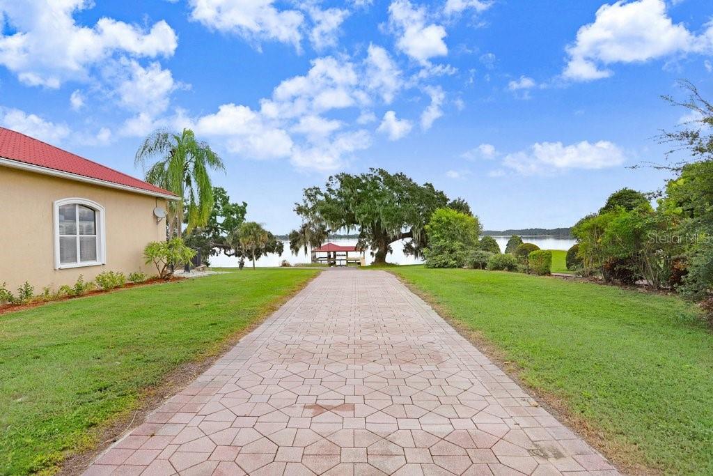 LAGO WHISPERS - Residential