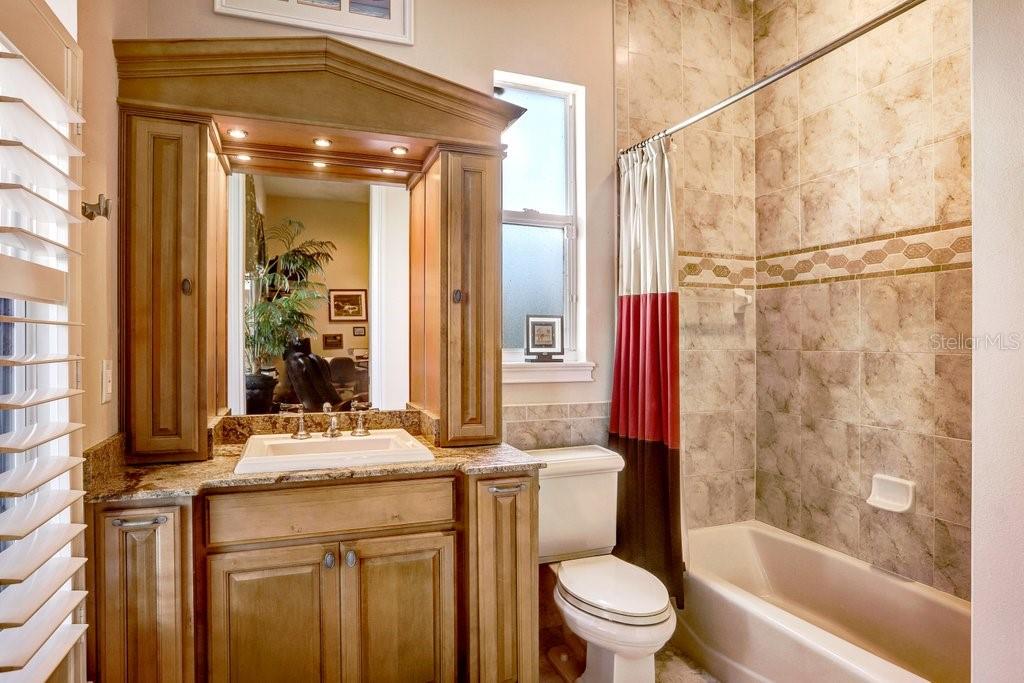 LAGO WHISPERS - Residential