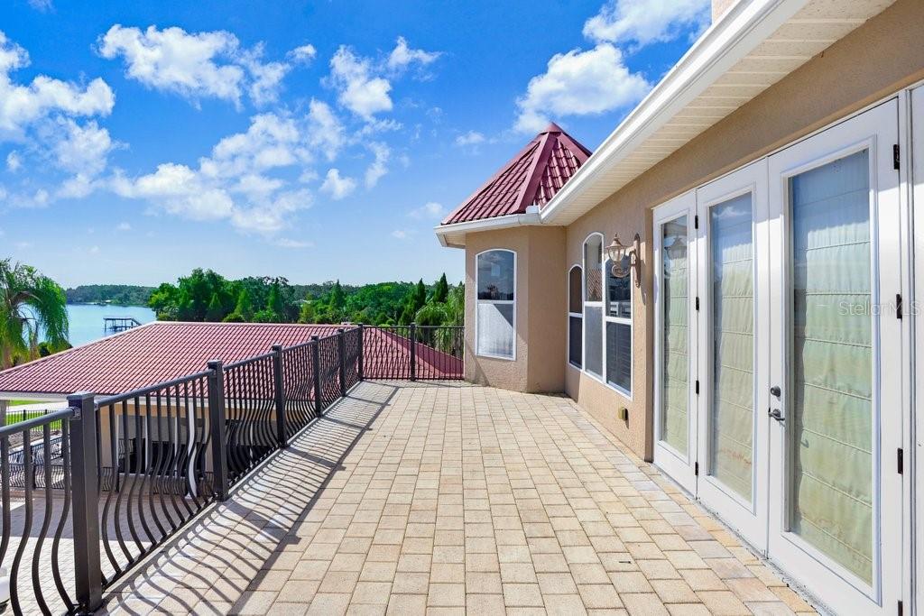 LAGO WHISPERS - Residential