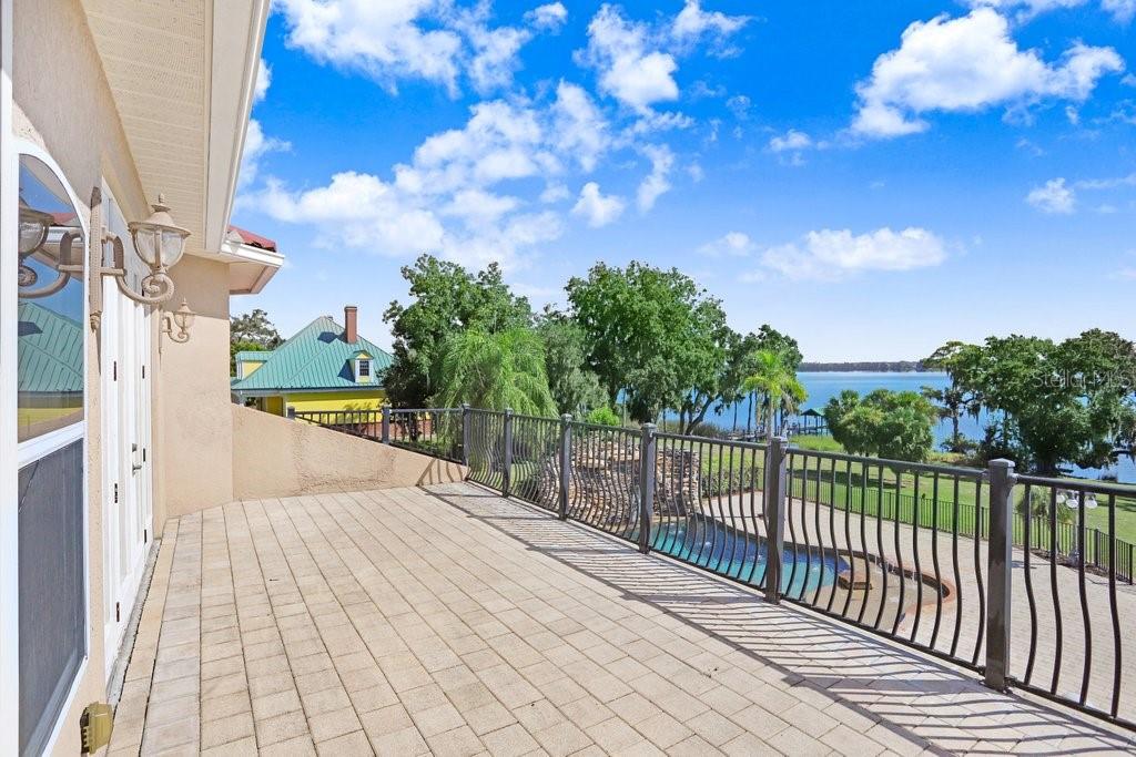 LAGO WHISPERS - Residential