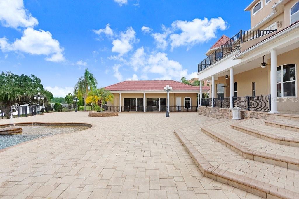 LAGO WHISPERS - Residential