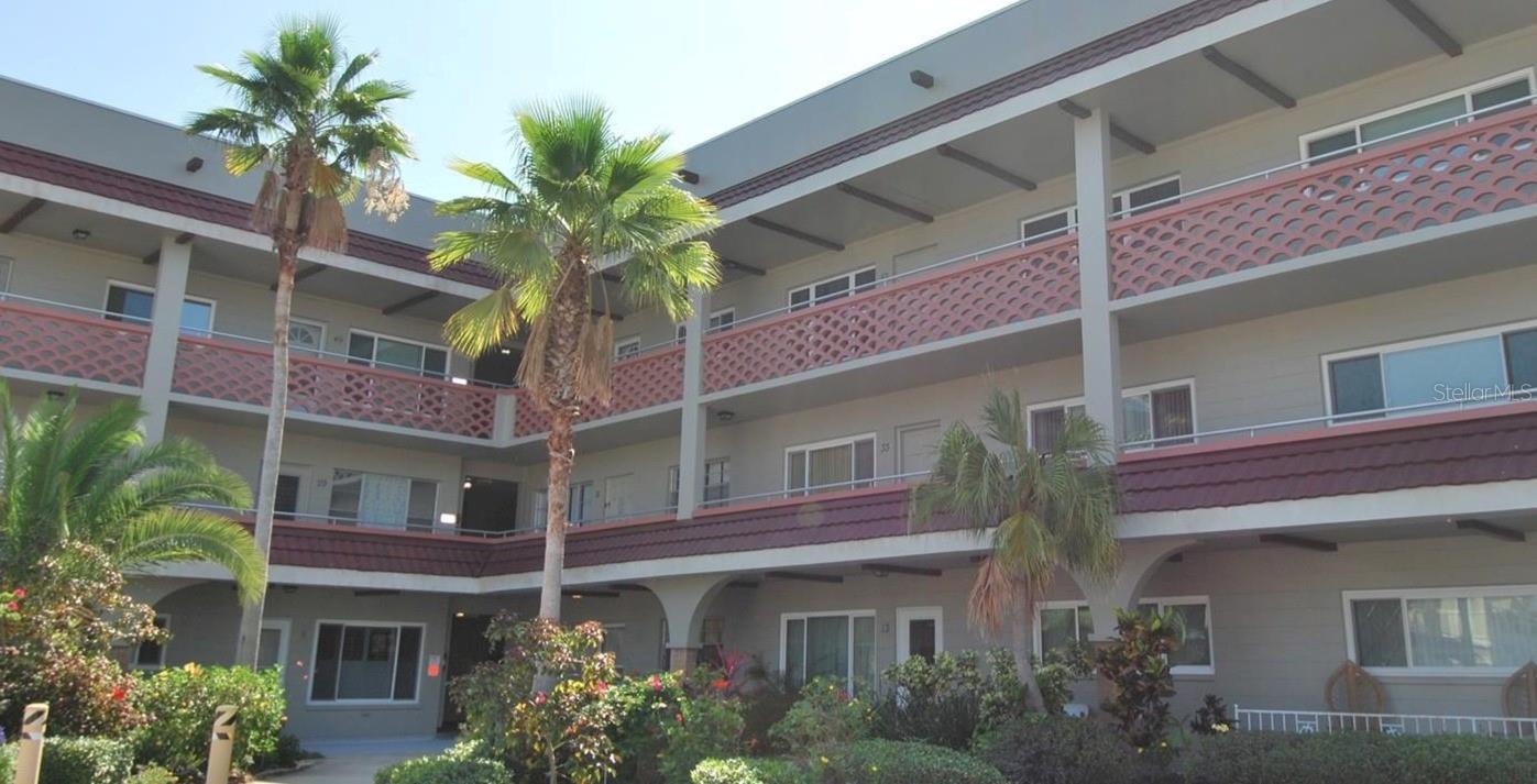 ON TOP OF THE WORLD - Residential