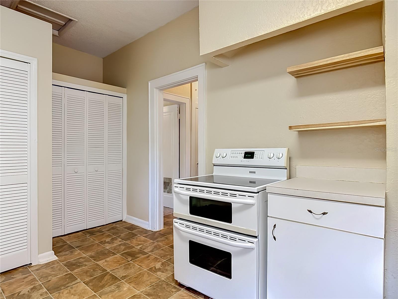 PARK PLACE IN MILLERS ADD DELAND - Residential