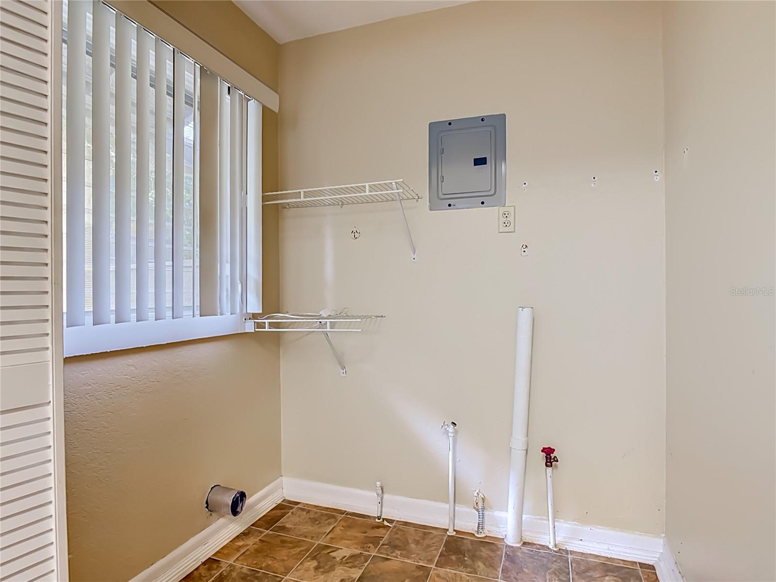 PARK PLACE IN MILLERS ADD DELAND - Residential