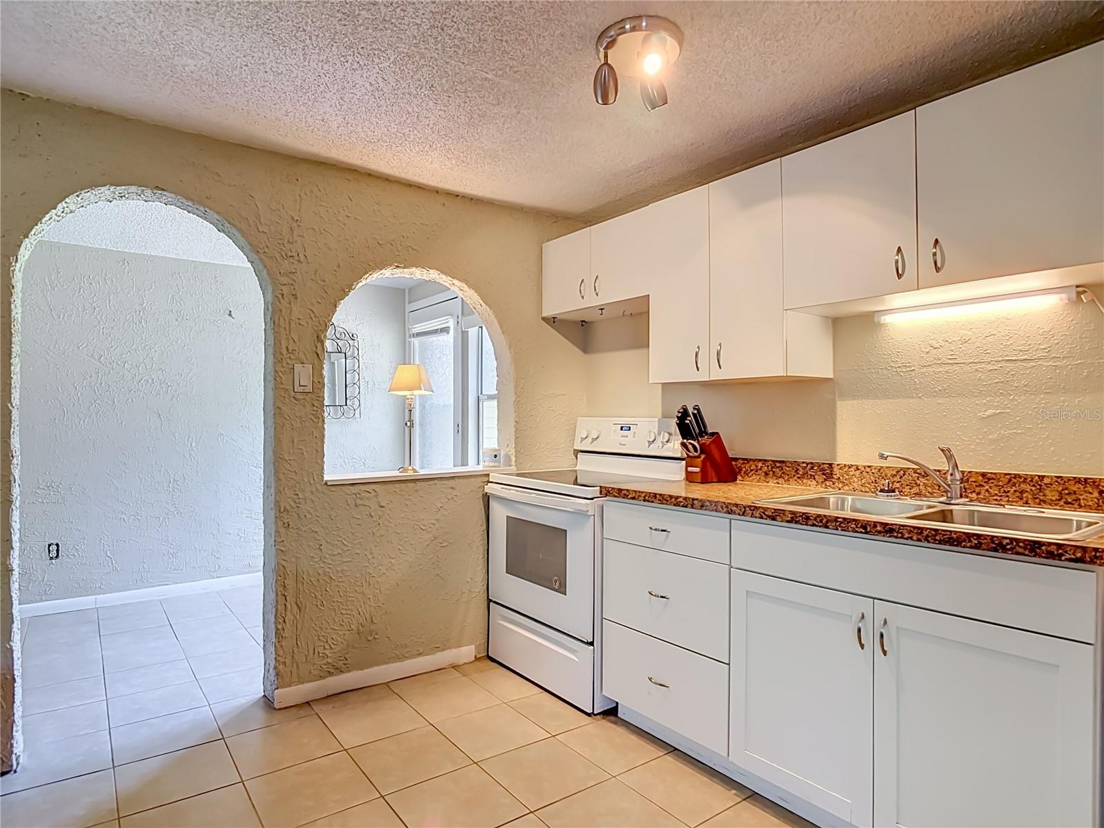 PARK PLACE IN MILLERS ADD DELAND - Residential