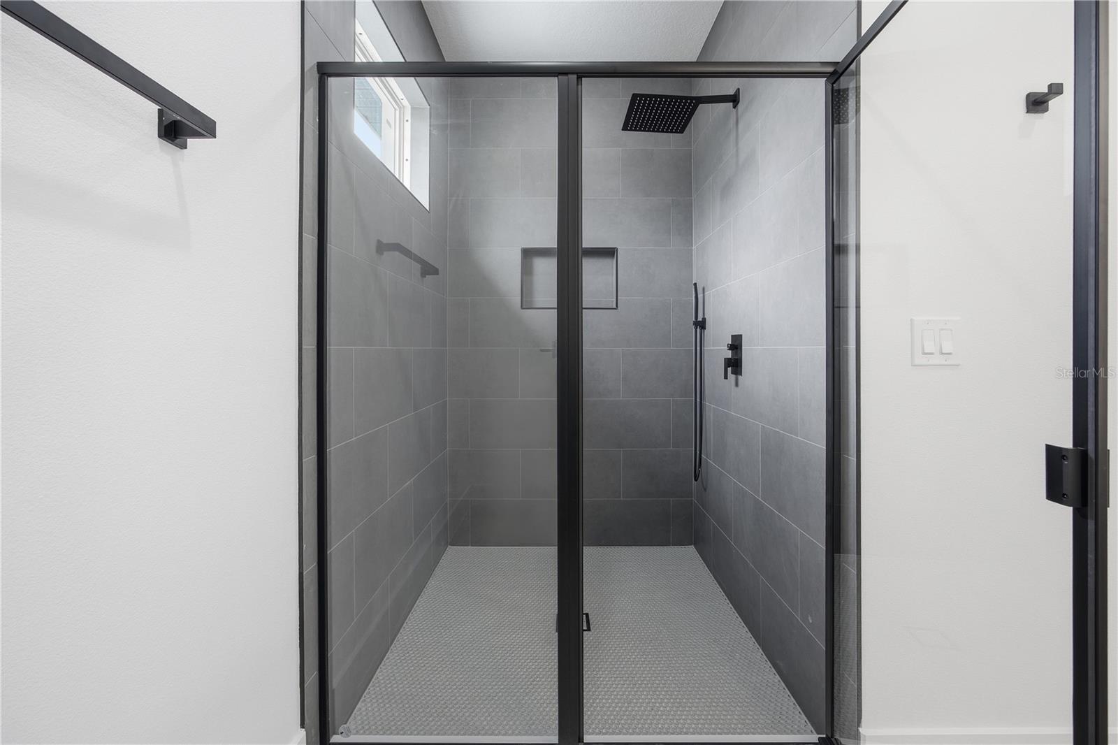 SILVER SPGS SHORES UN 13 - Residential