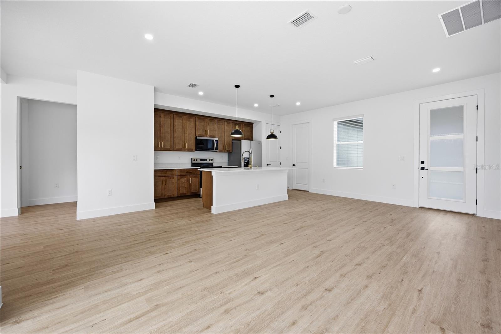 SILVER SPGS SHORES UN 13 - Residential
