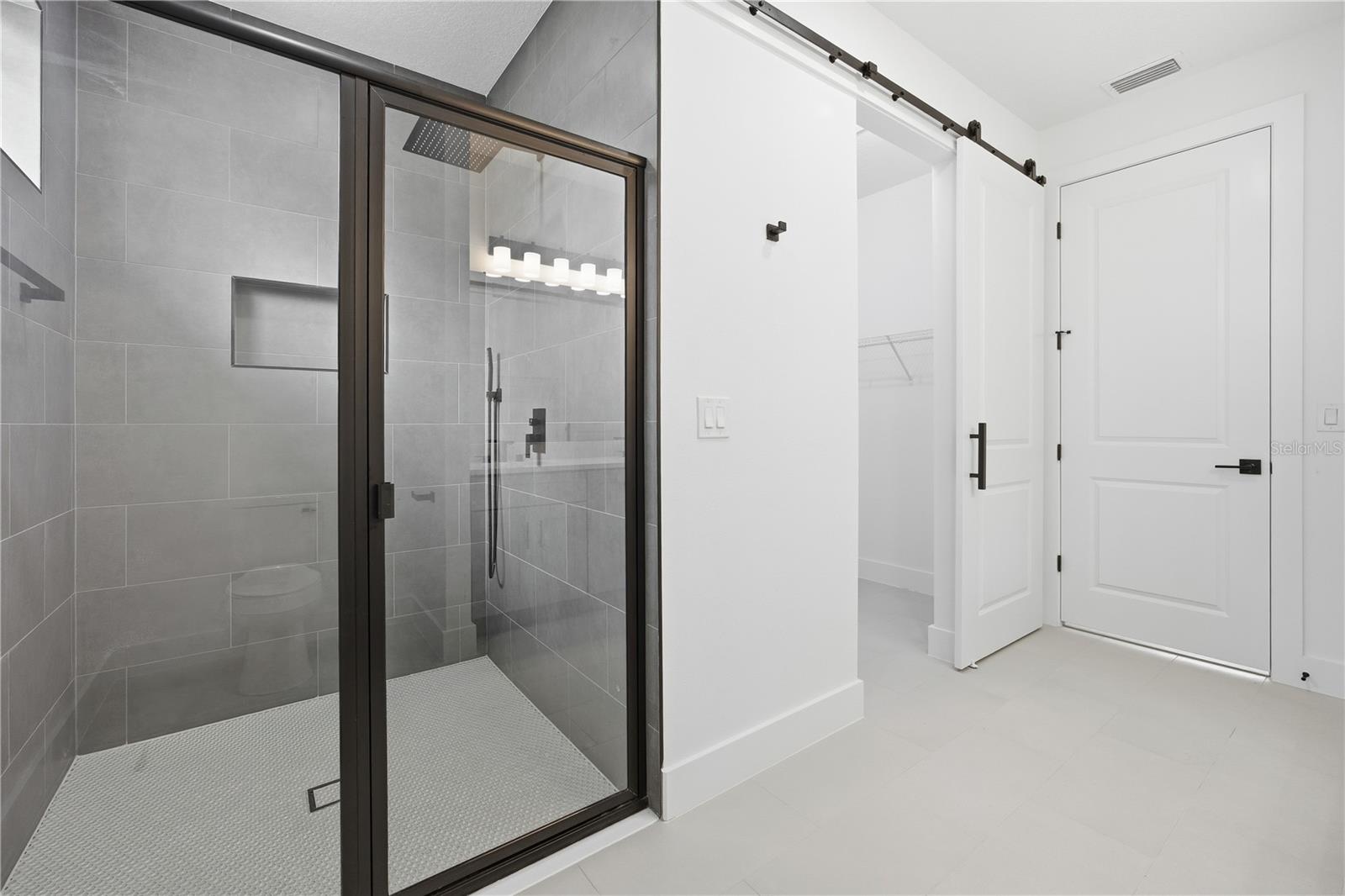 SILVER SPGS SHORES UN 13 - Residential
