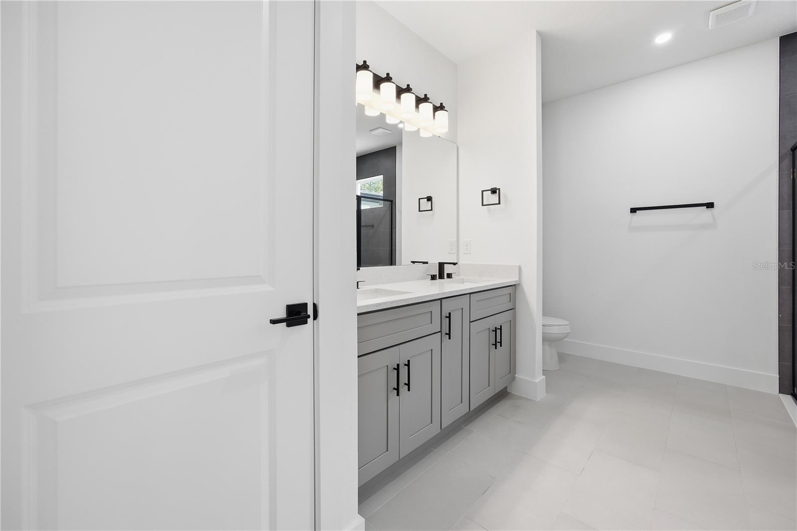 SILVER SPGS SHORES UN 13 - Residential