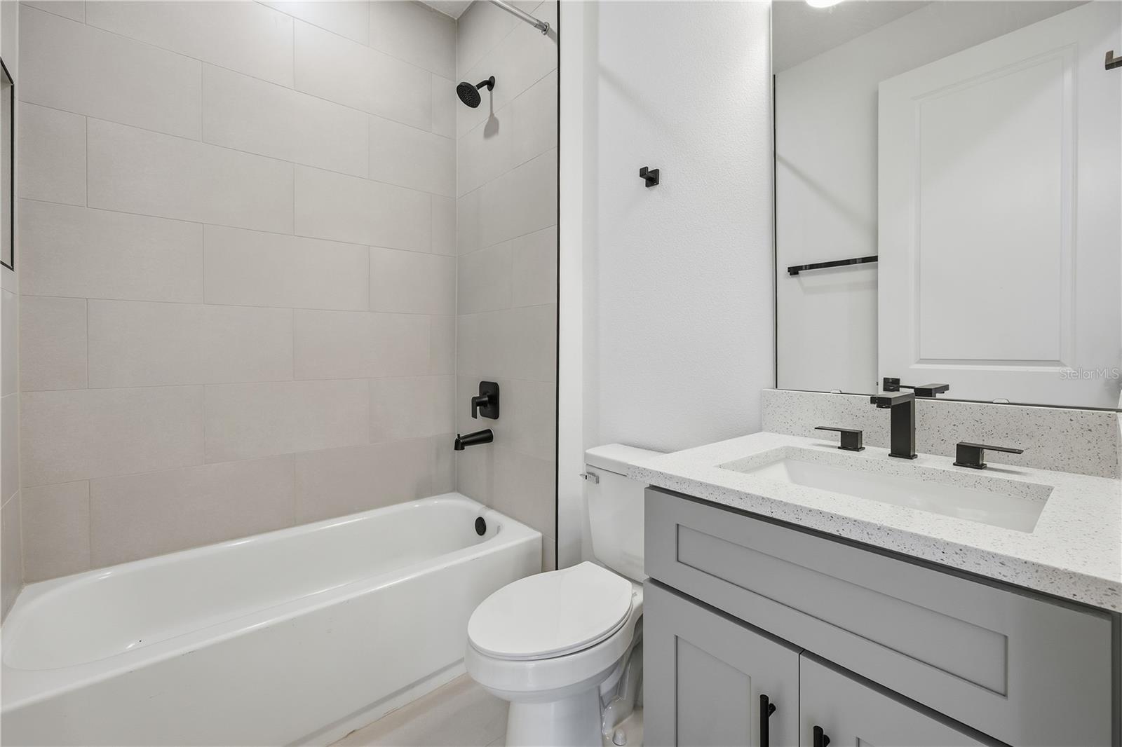 SILVER SPGS SHORES UN 13 - Residential