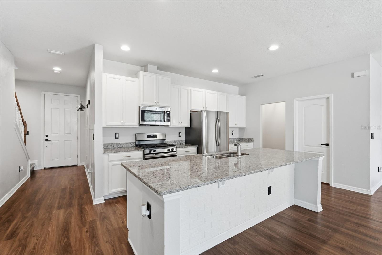 LUCAYA LAKE CLUB PH 3 - Residential