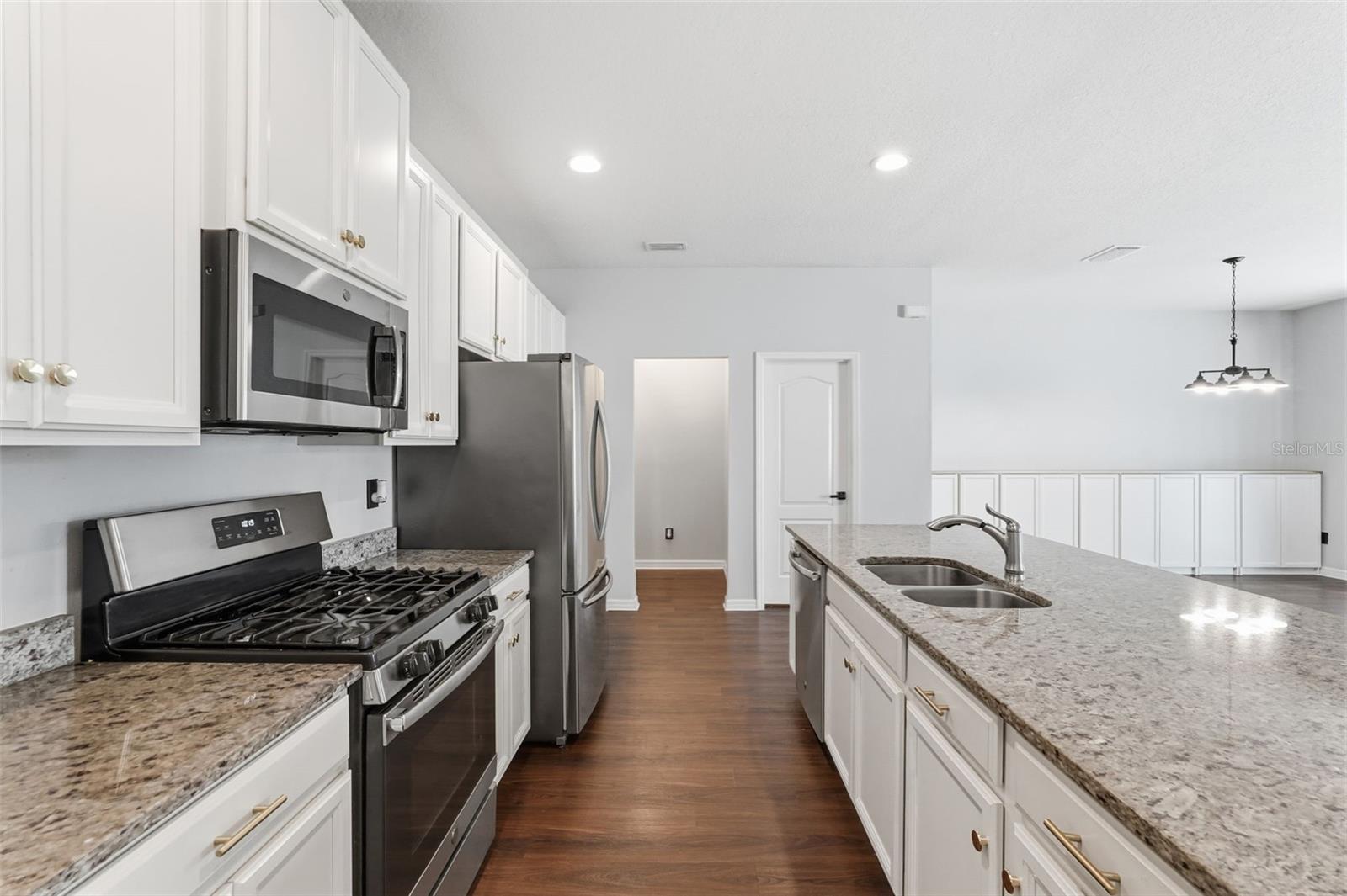 LUCAYA LAKE CLUB PH 3 - Residential