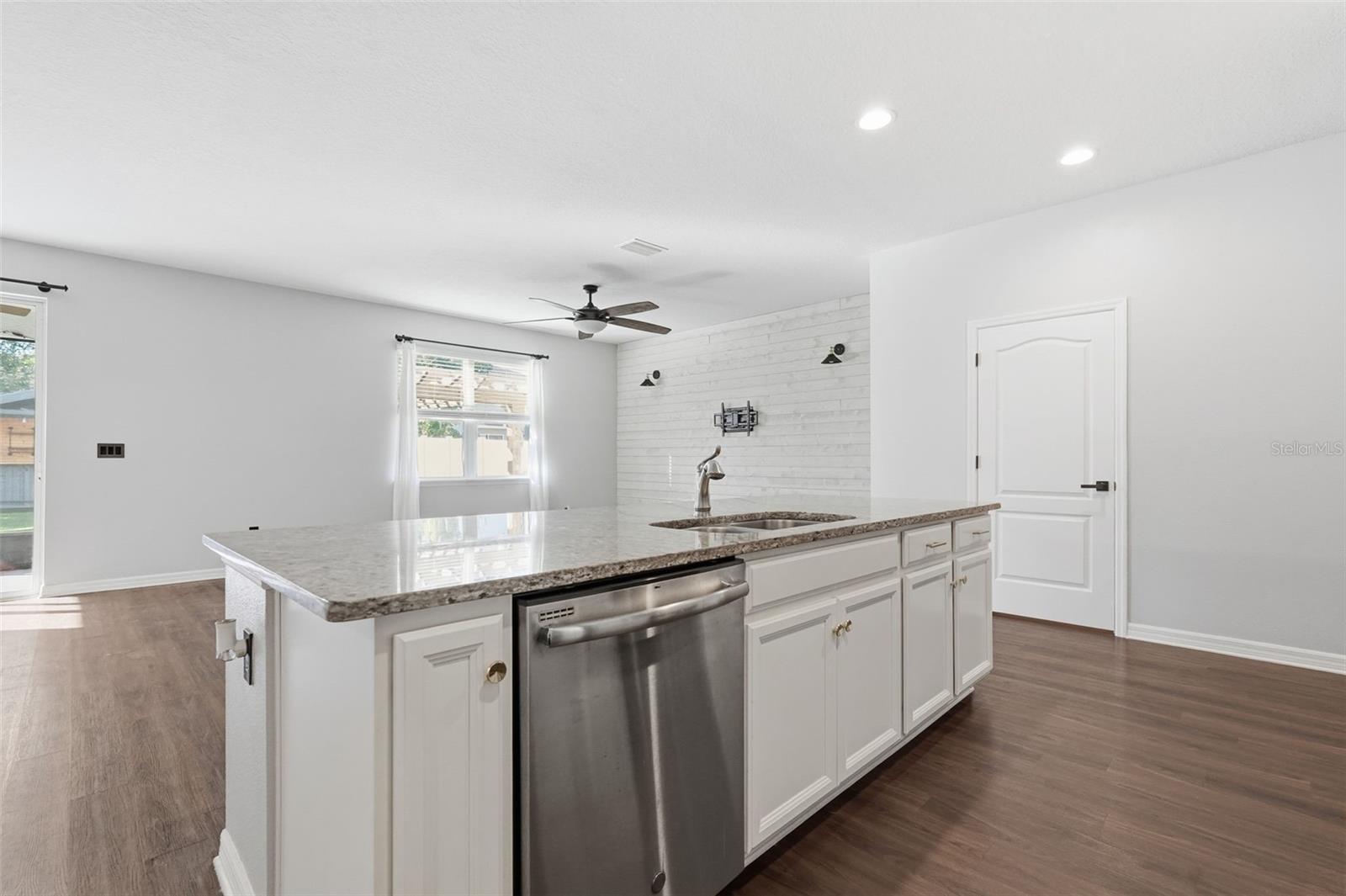 LUCAYA LAKE CLUB PH 3 - Residential