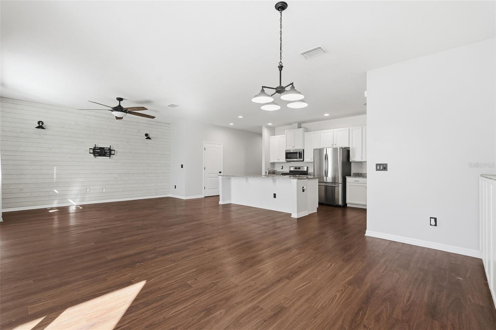 LUCAYA LAKE CLUB PH 3 - Residential