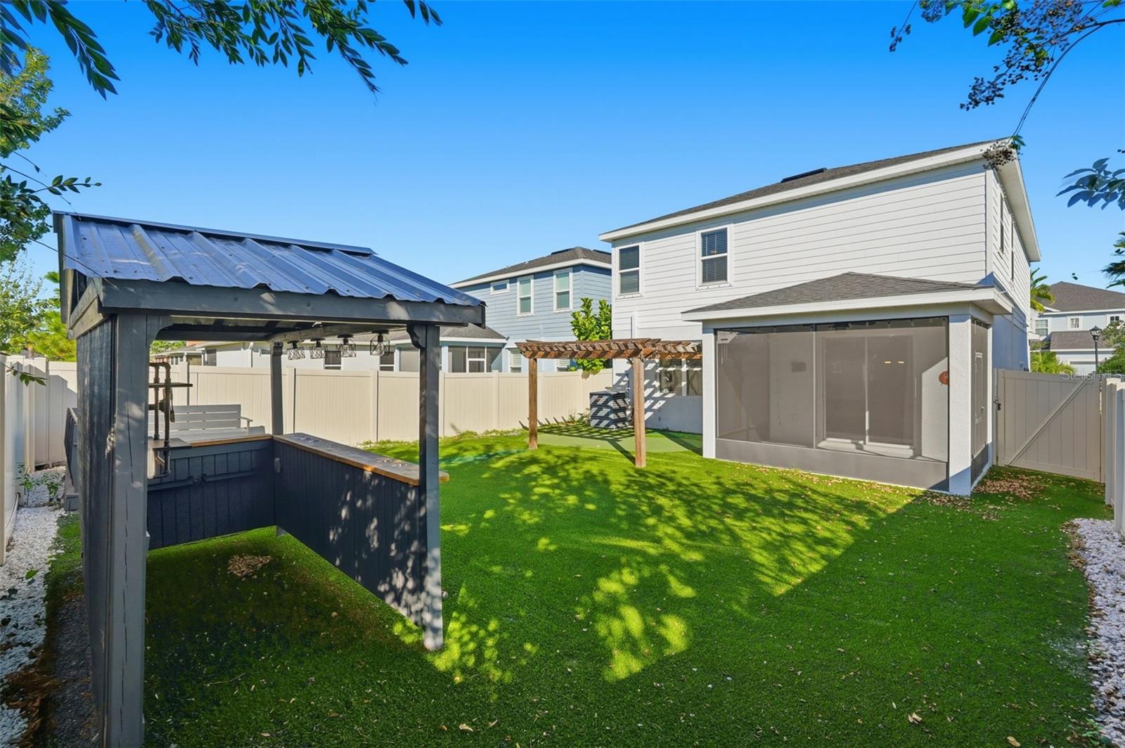 LUCAYA LAKE CLUB PH 3 - Residential