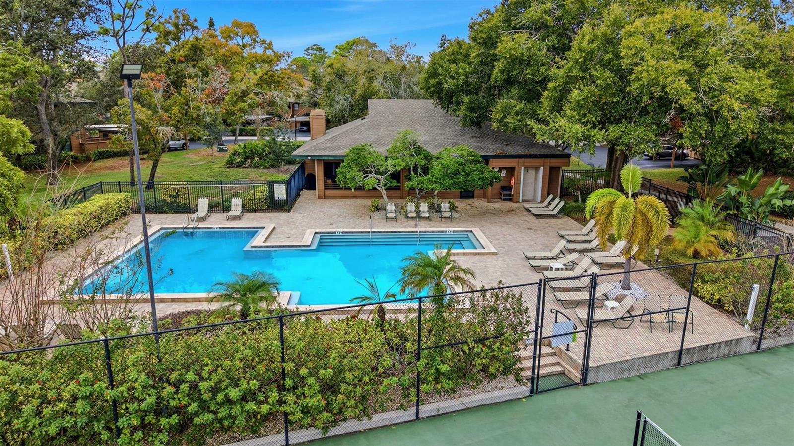 GLENEAGLES I CONDO - Residential