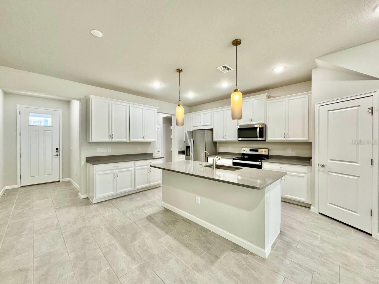 CITRON GROVE - Residential Lease