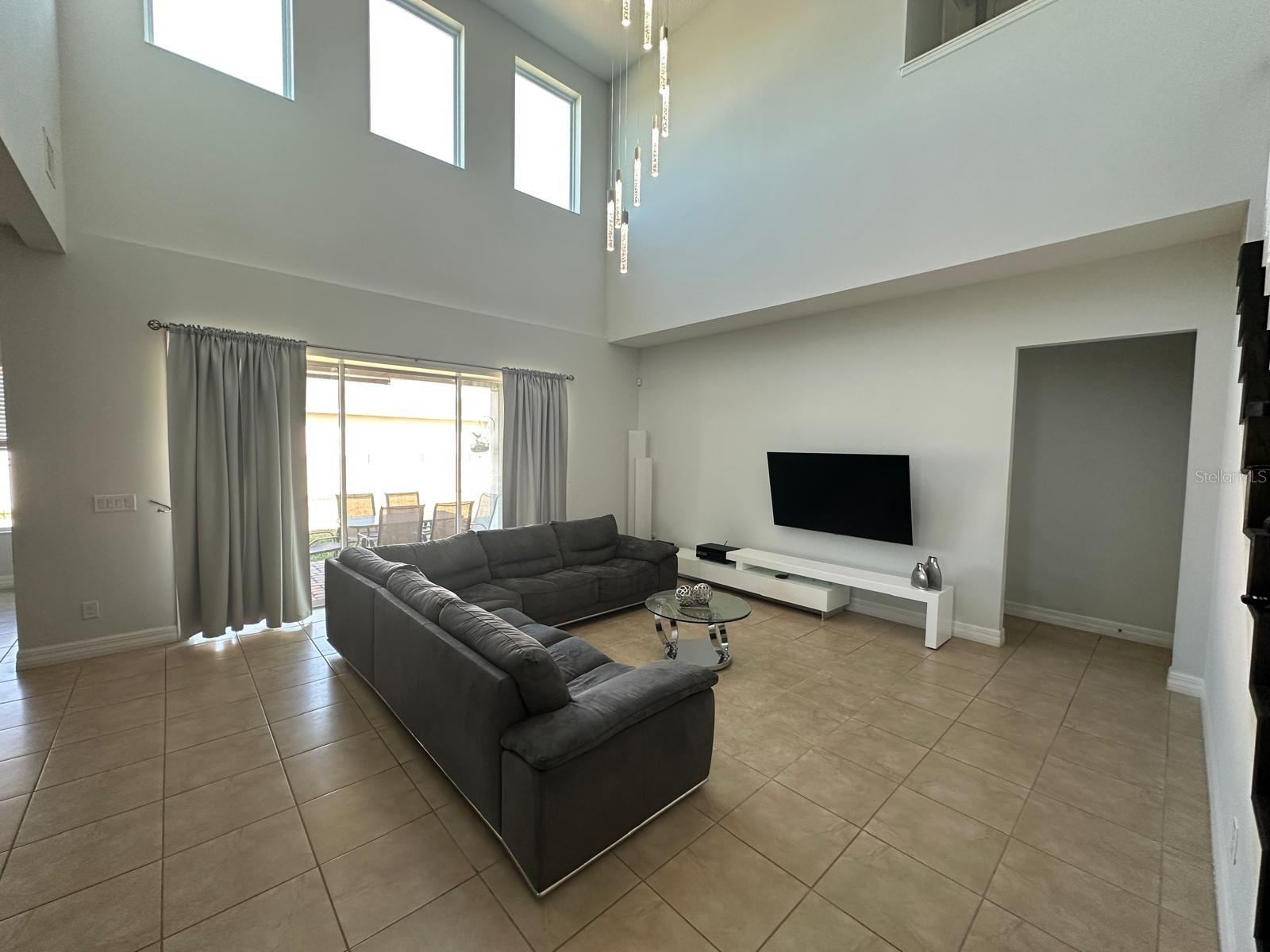 POINTE/HUNTERS CRK - Residential