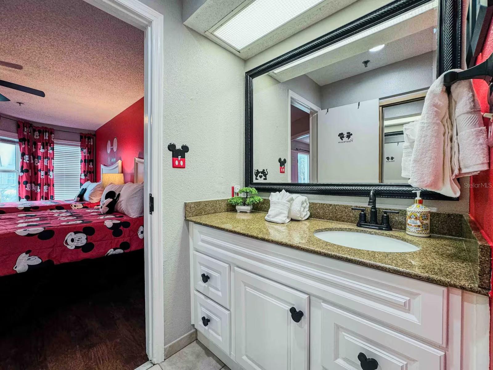 PARKWAY PALMS RESORT MAINGATE CONDO - Residential