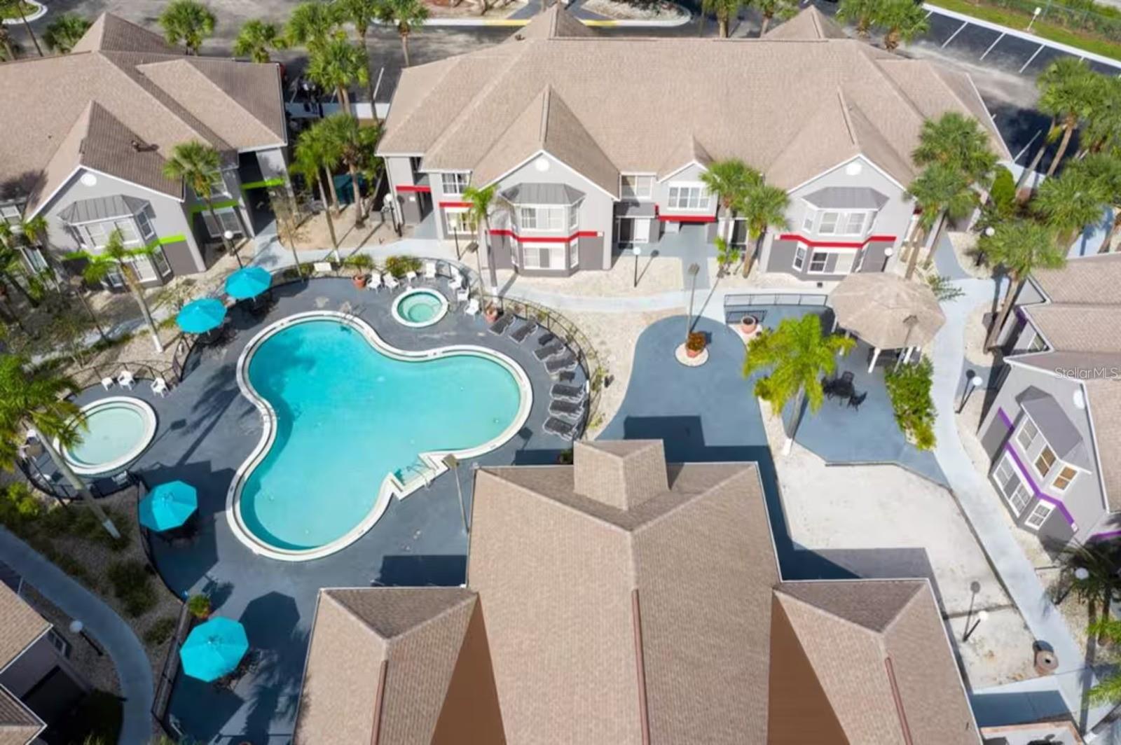 PARKWAY PALMS RESORT MAINGATE CONDO - Residential