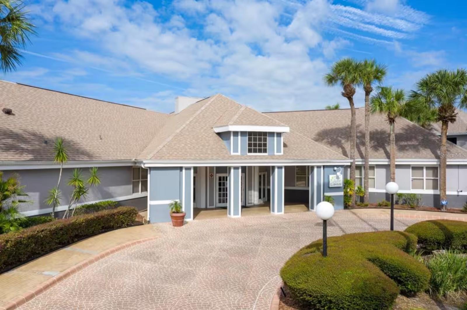 PARKWAY PALMS RESORT MAINGATE CONDO - Residential