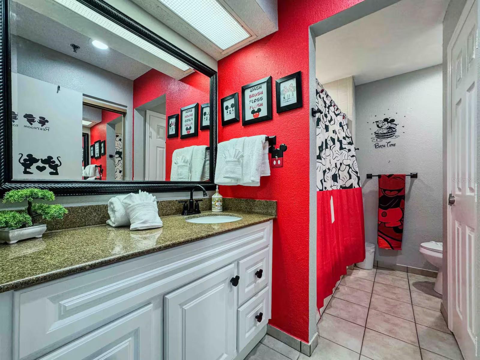 PARKWAY PALMS RESORT MAINGATE CONDO - Residential