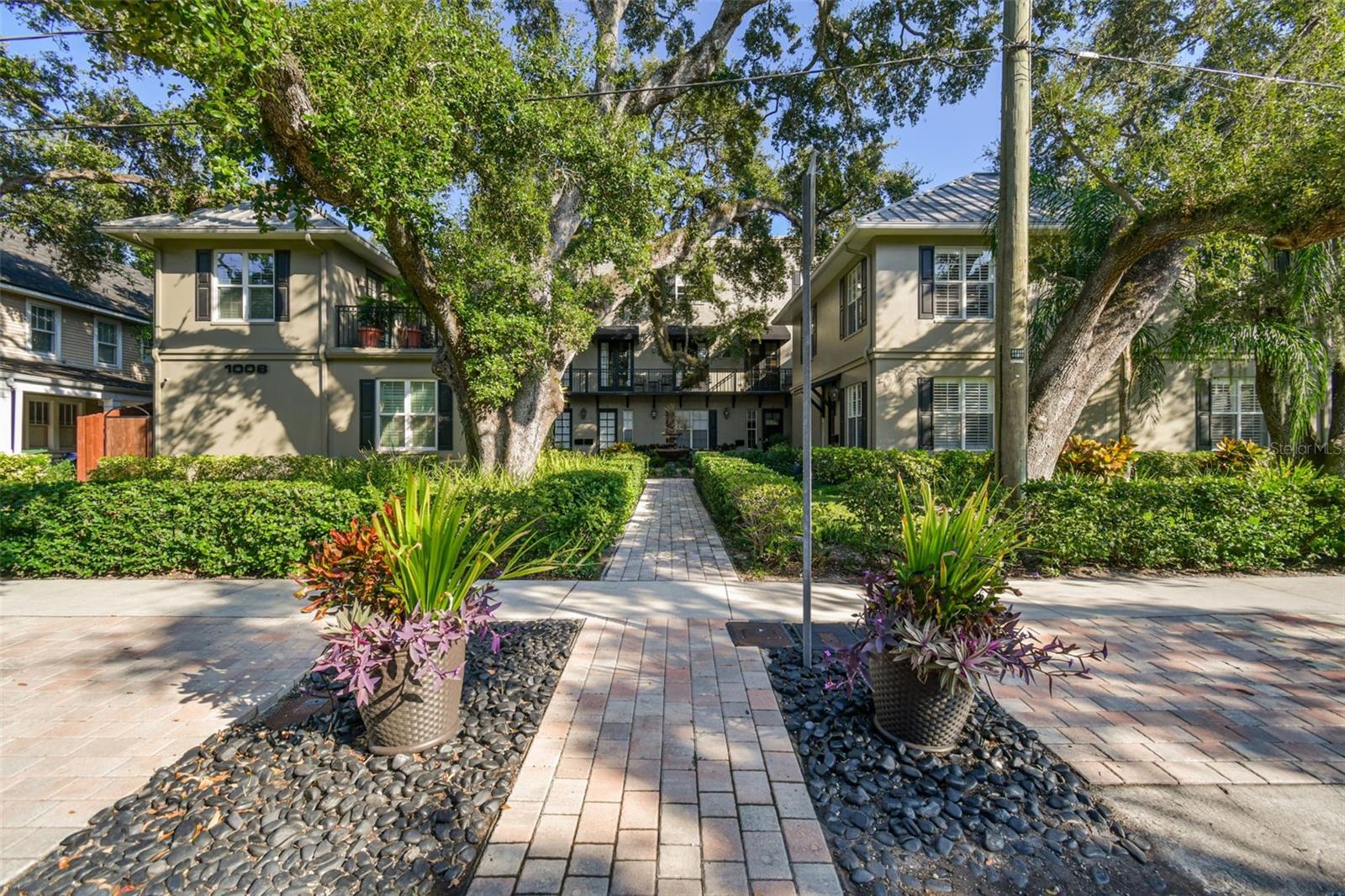 POYDRAS TWNHS - Residential
