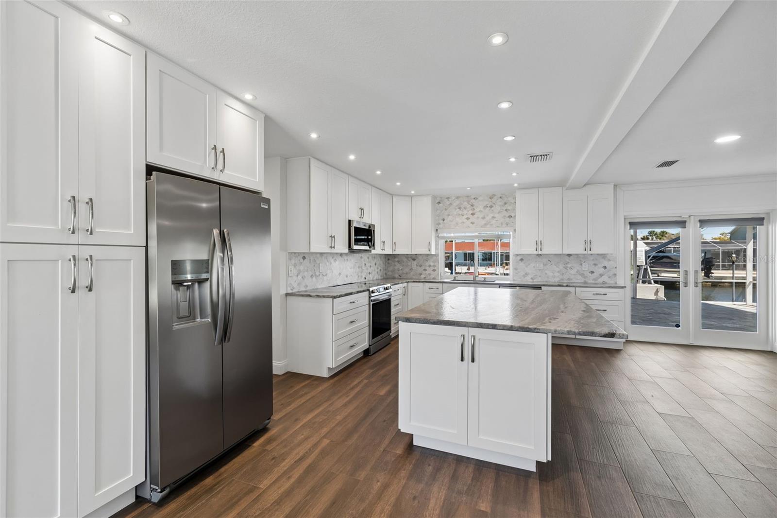 HARBOR ISLES - Residential