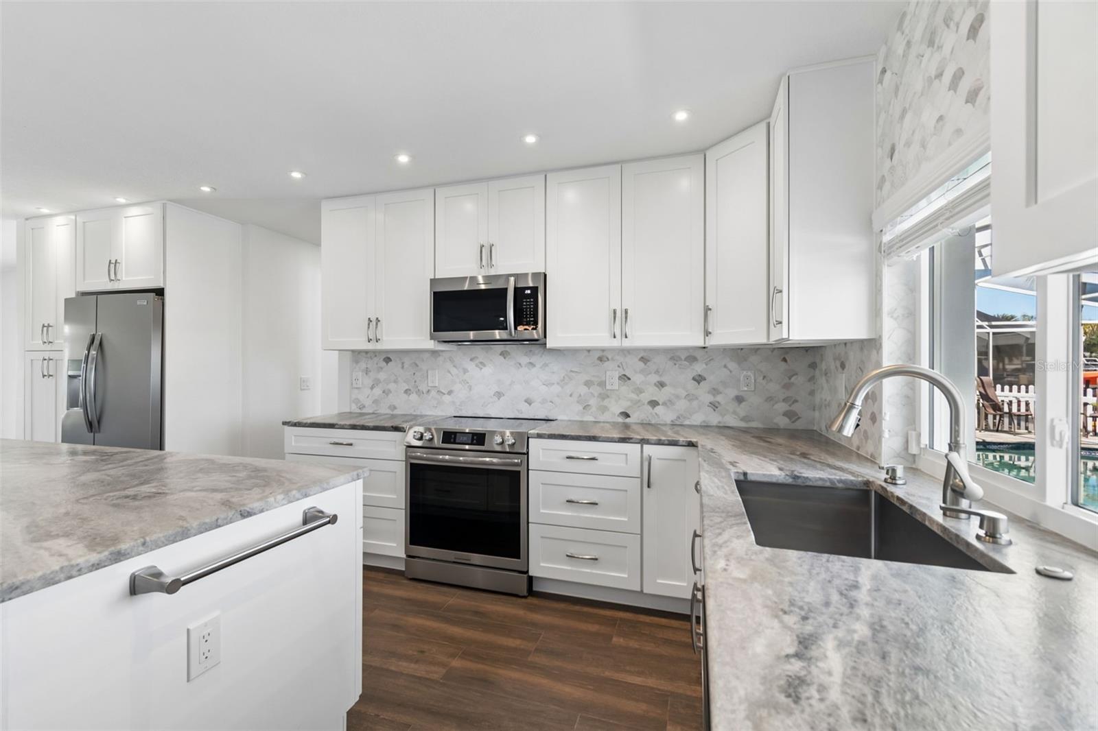 HARBOR ISLES - Residential