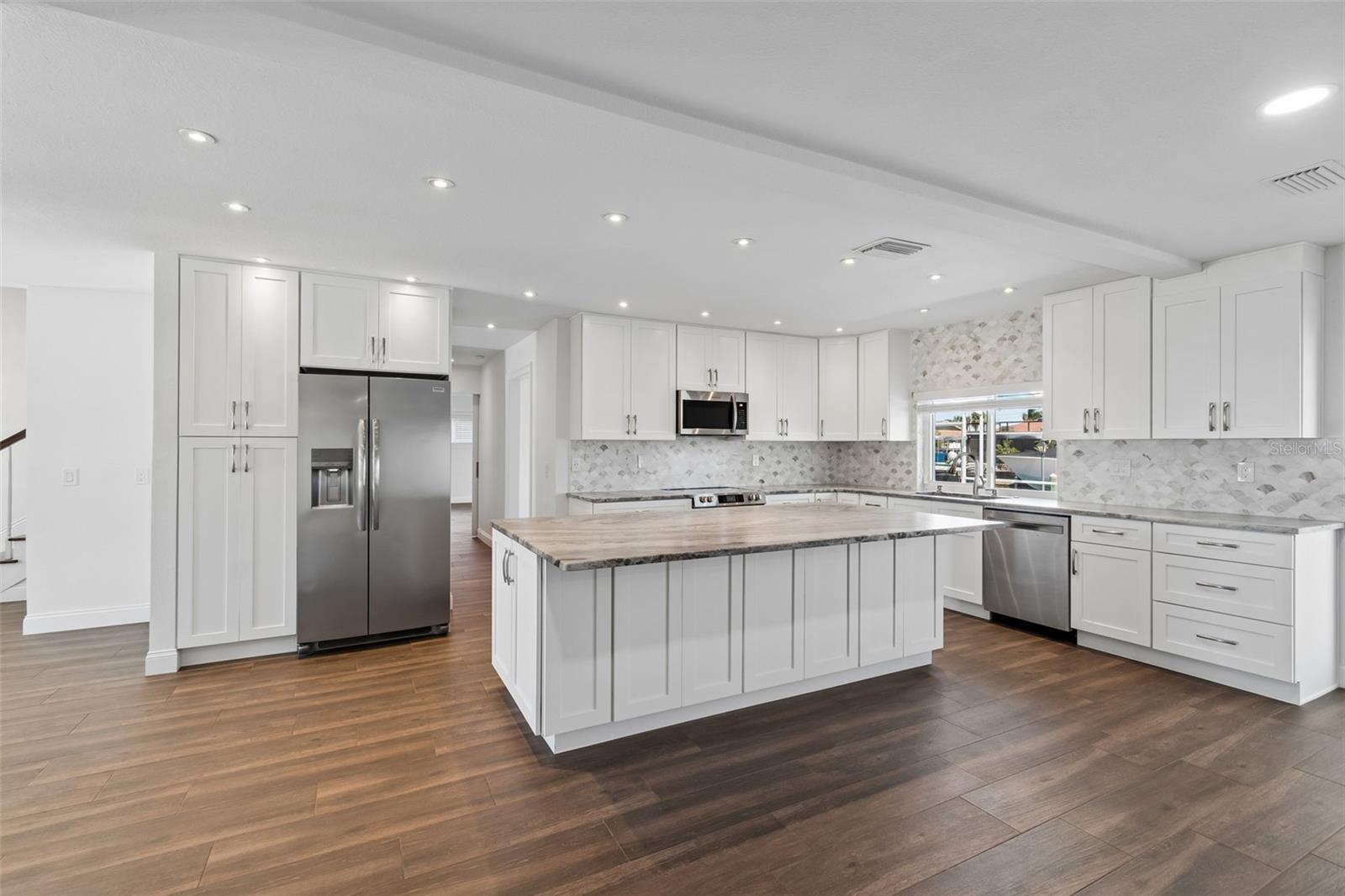 HARBOR ISLES - Residential