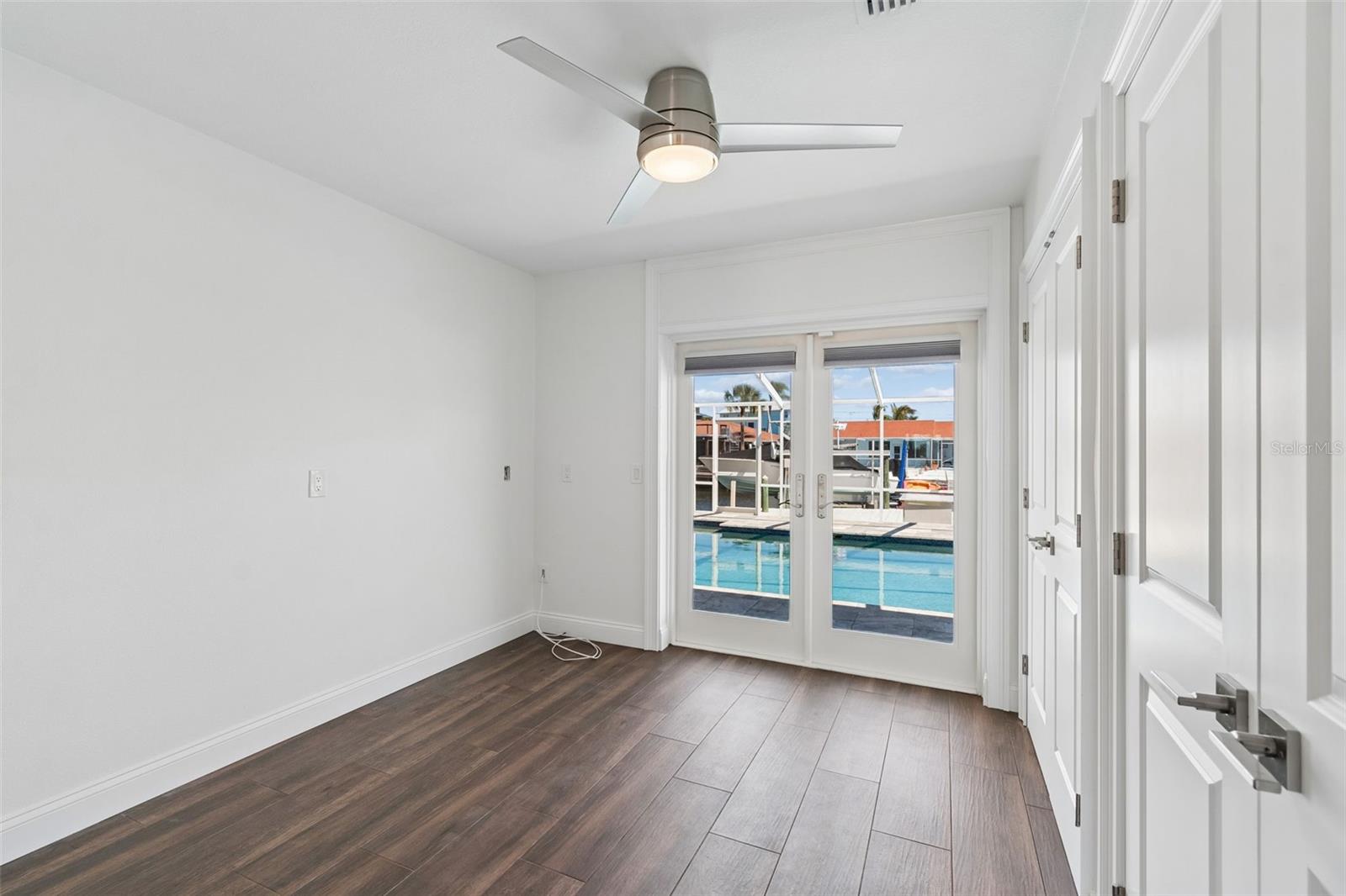 HARBOR ISLES - Residential