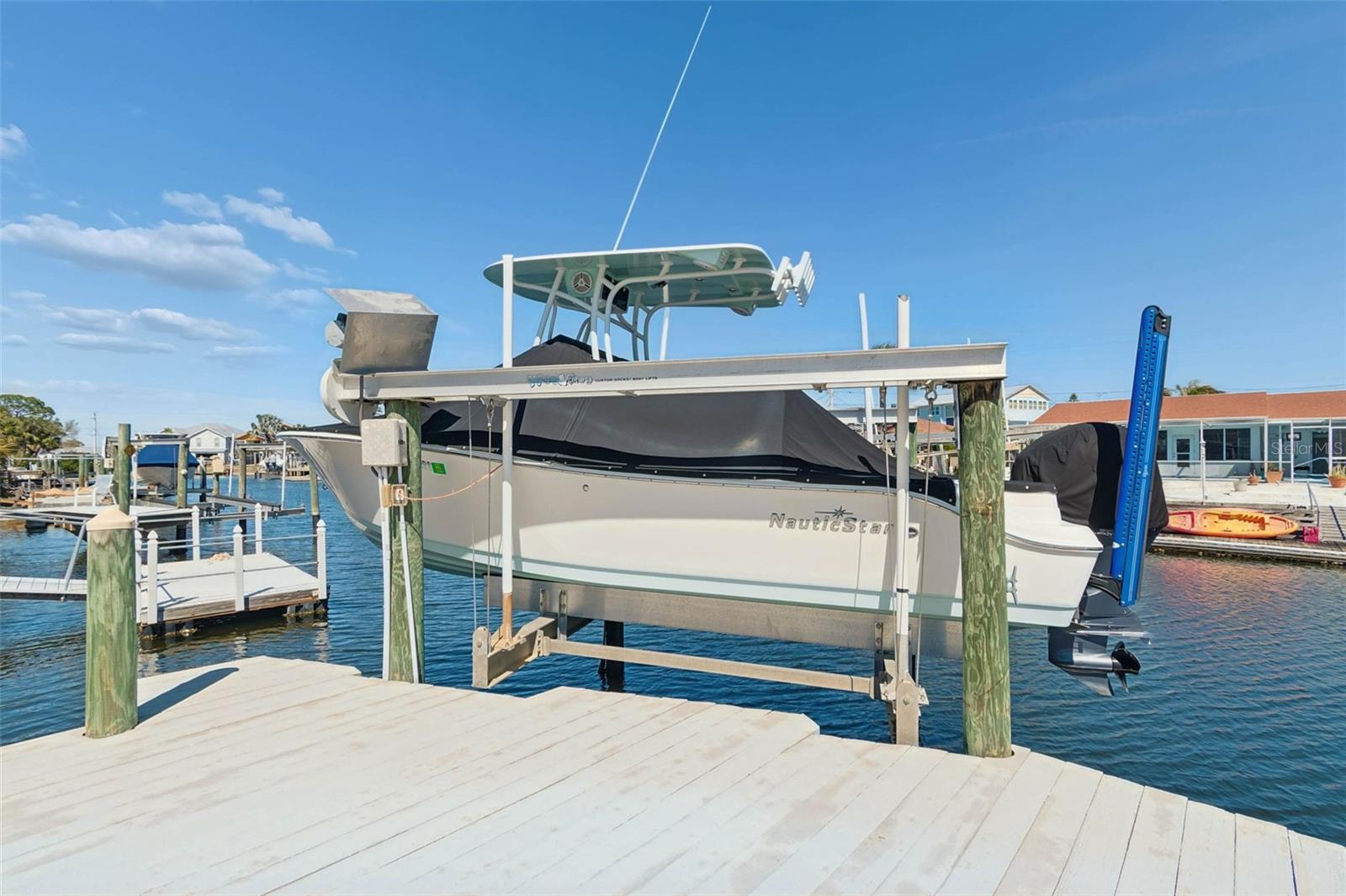 HARBOR ISLES - Residential