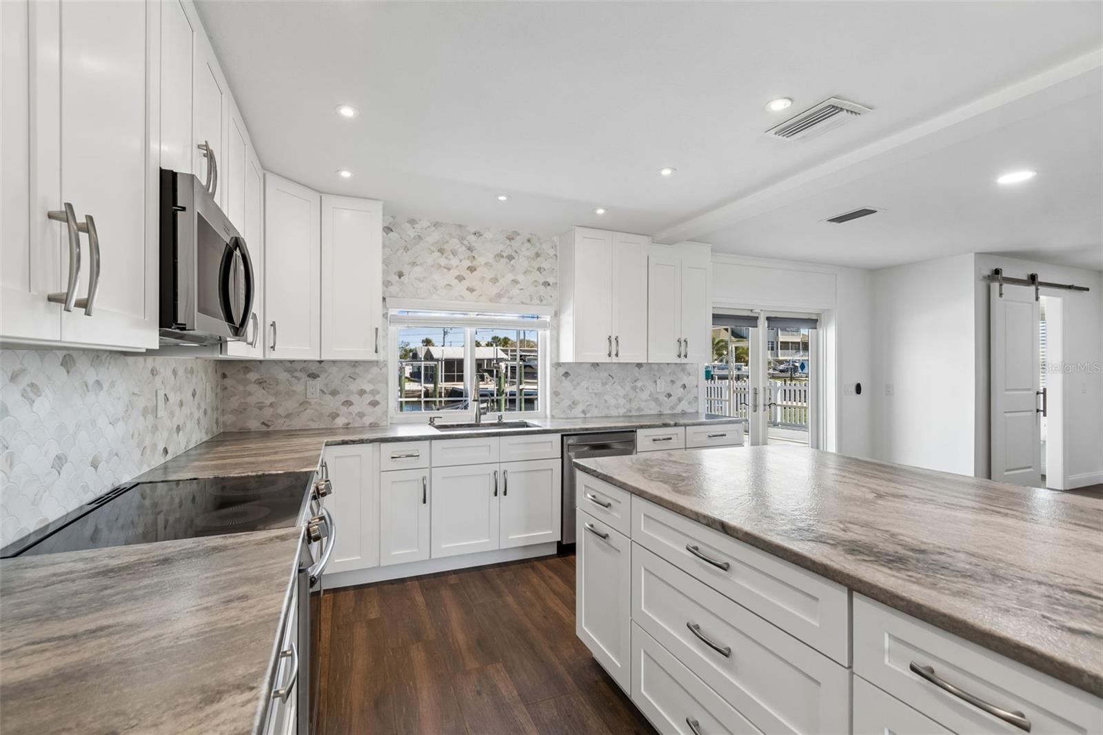 HARBOR ISLES - Residential