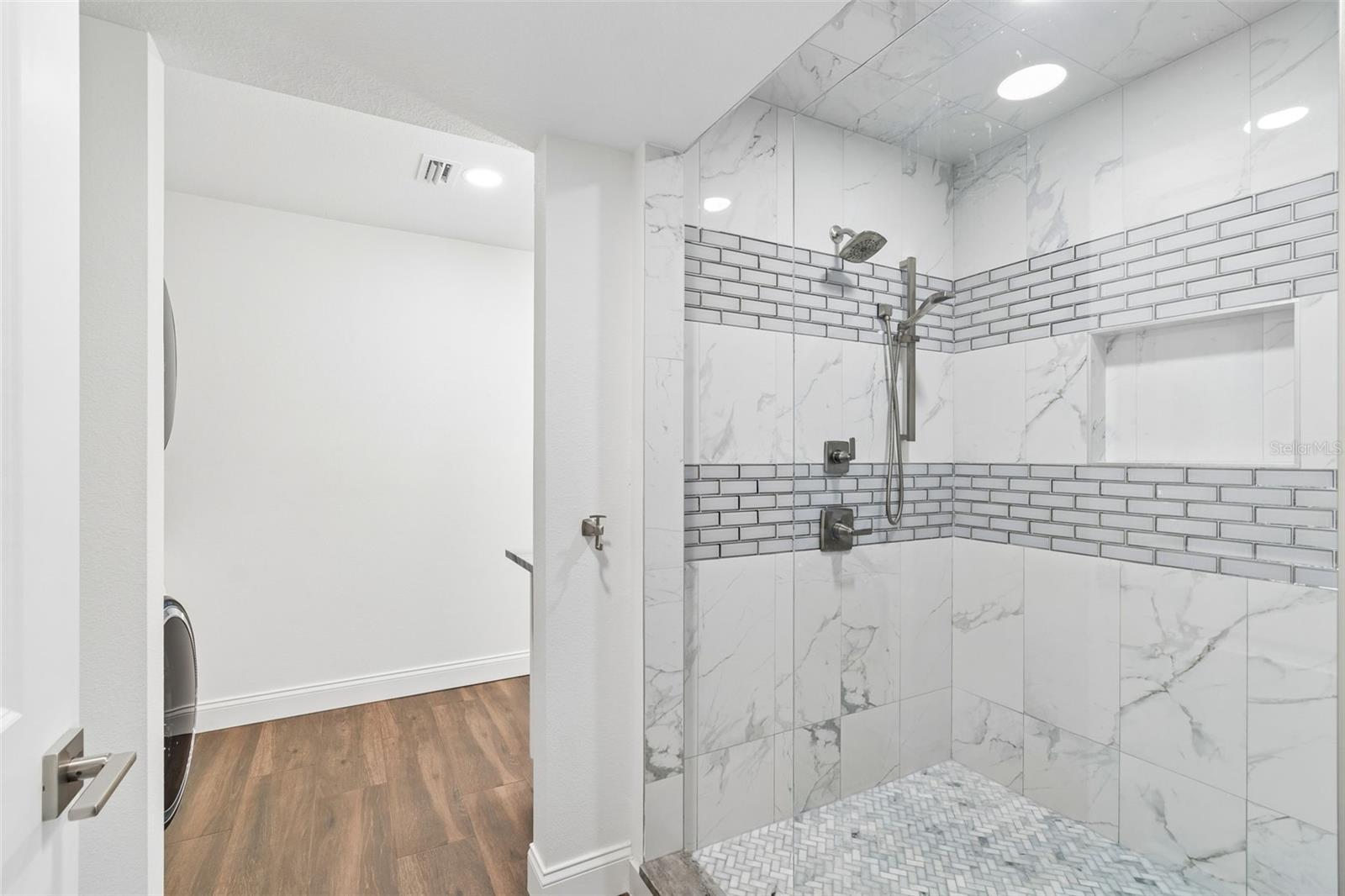 HARBOR ISLES - Residential