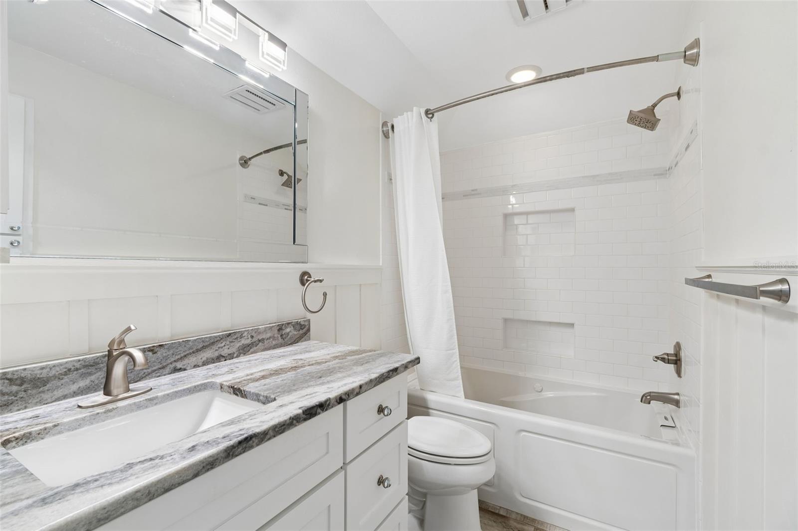 HARBOR ISLES - Residential