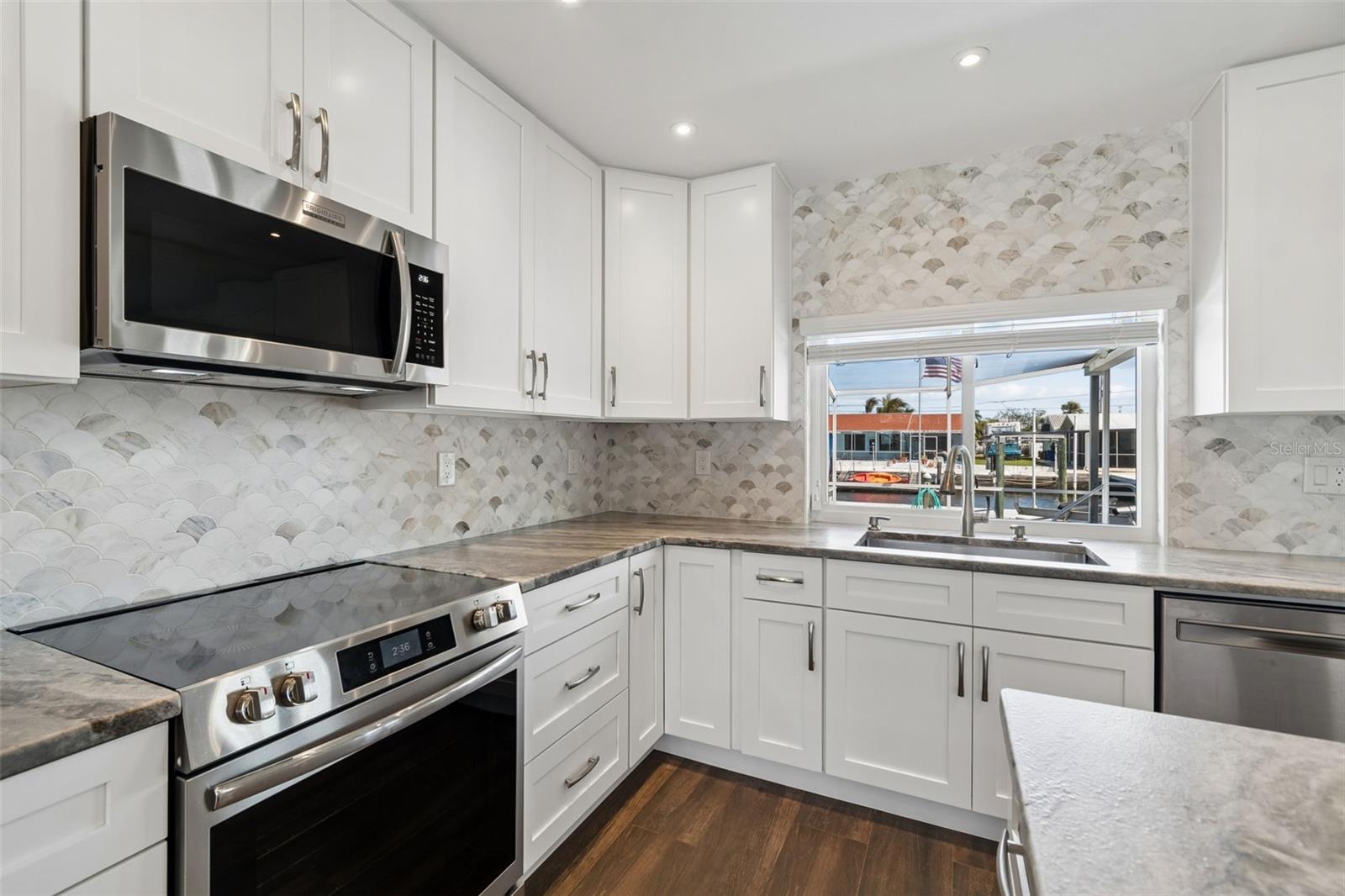 HARBOR ISLES - Residential