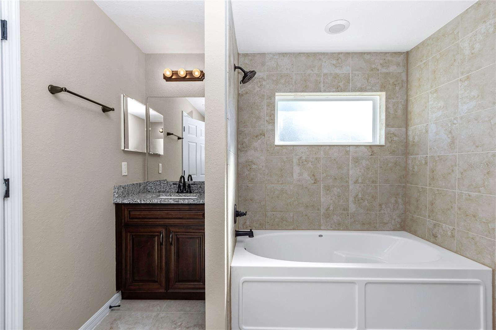 ROLLING HILLS - Residential