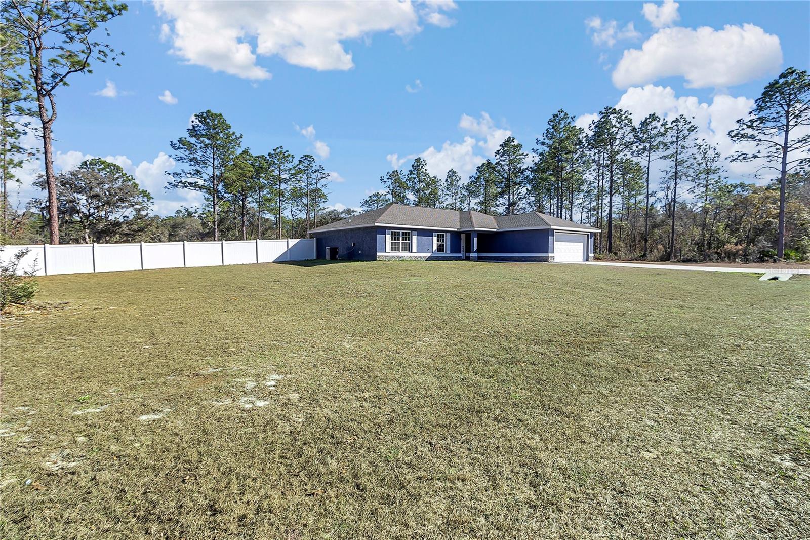 ROLLING HILLS - Residential