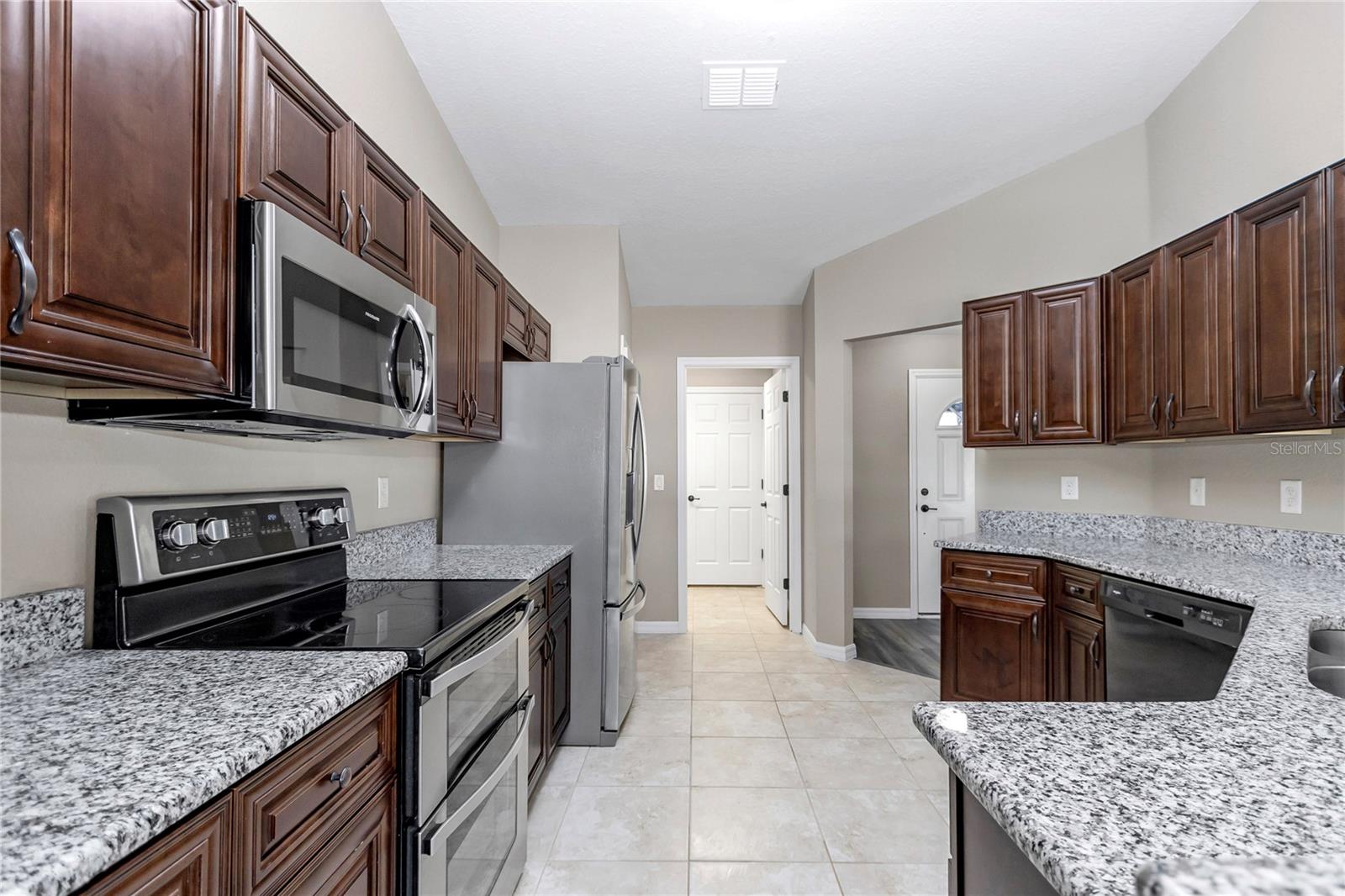 ROLLING HILLS - Residential