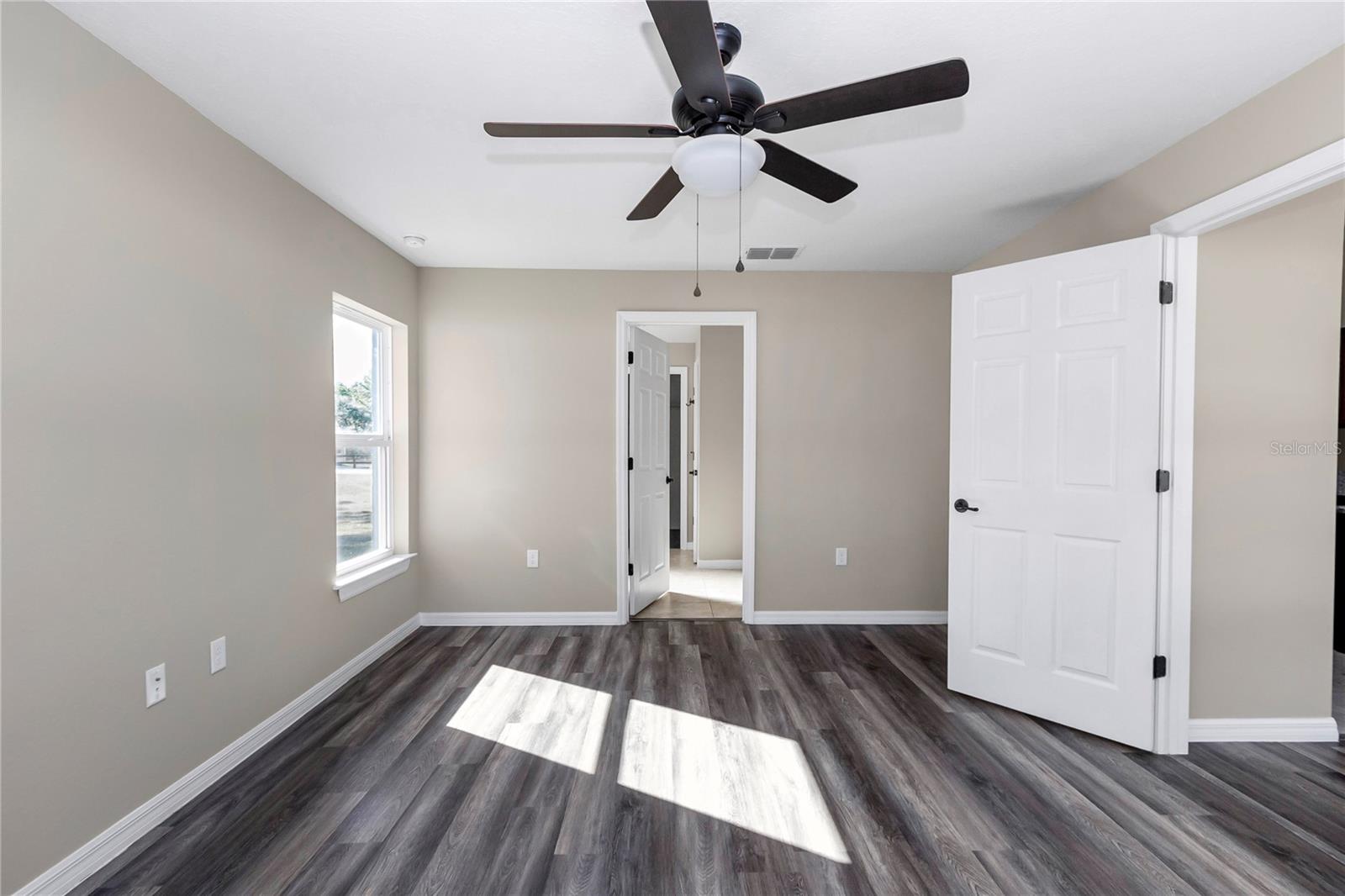 ROLLING HILLS - Residential