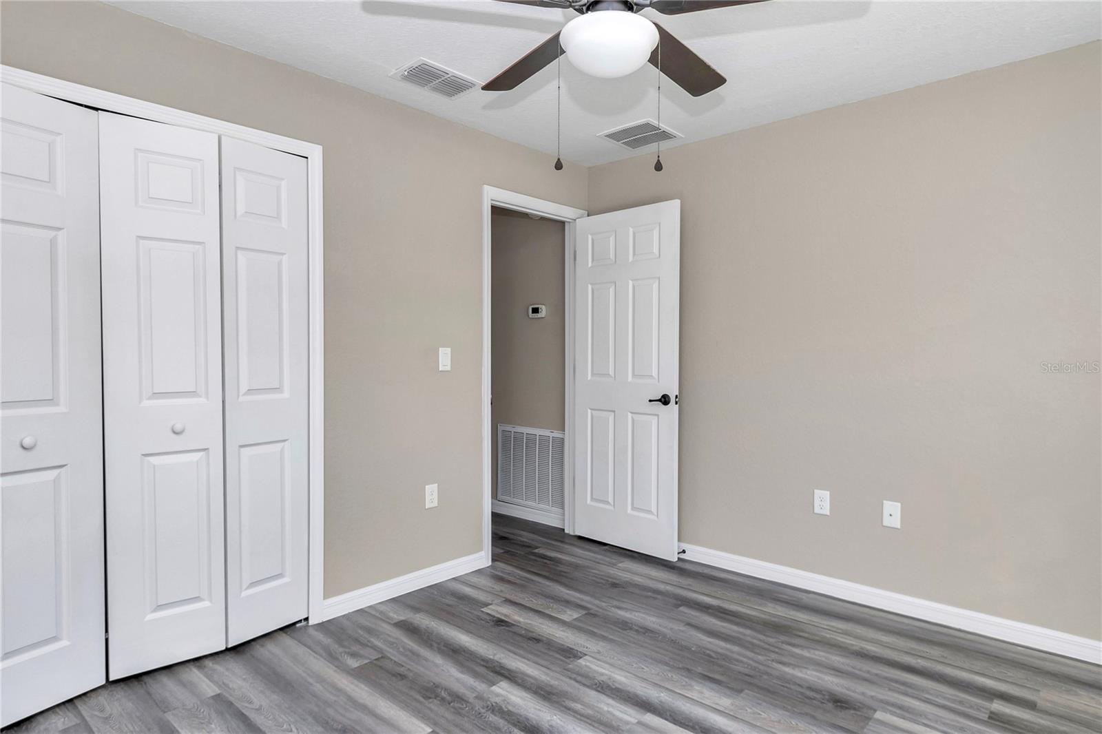 ROLLING HILLS - Residential