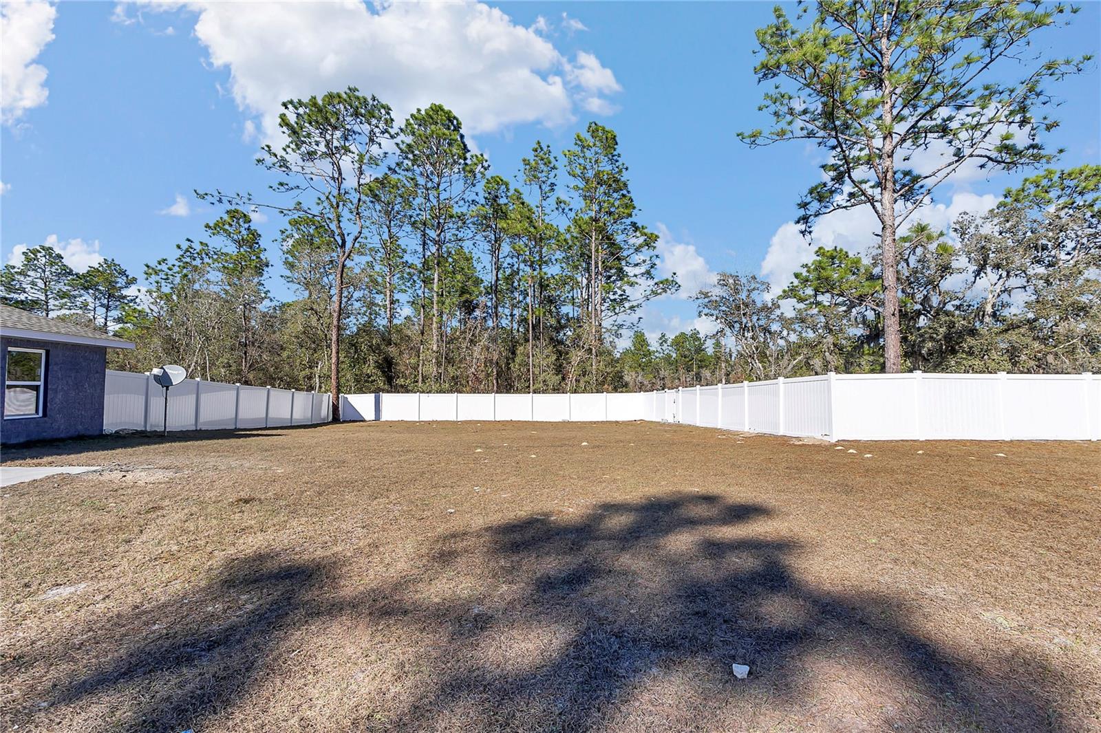 ROLLING HILLS - Residential