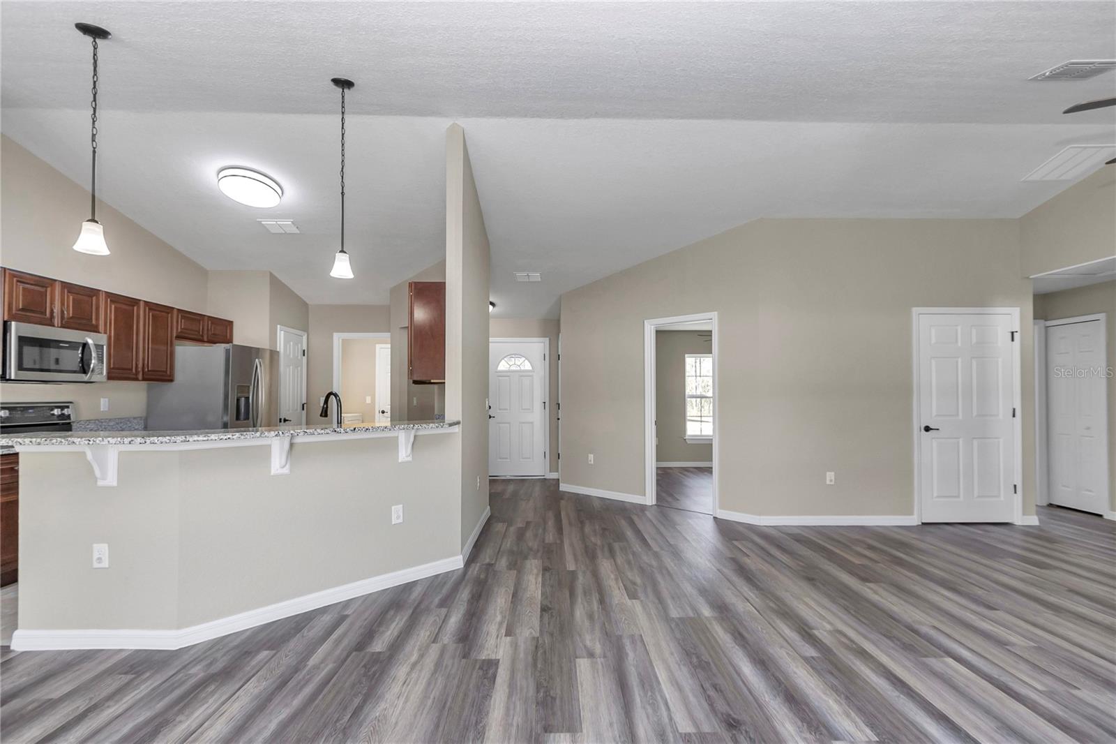 ROLLING HILLS - Residential