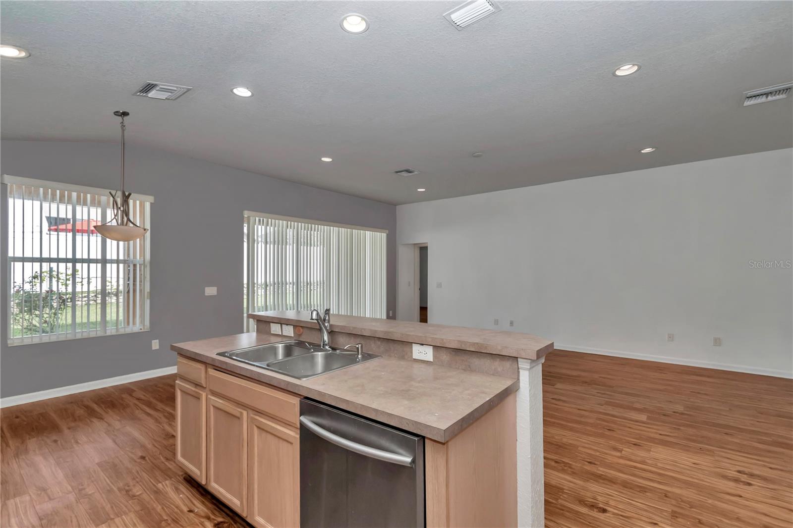 SADDLE CREEK PH 02 - Residential Lease